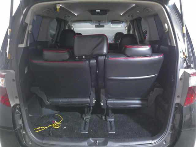 TOYOTA ALPHARD 2010
