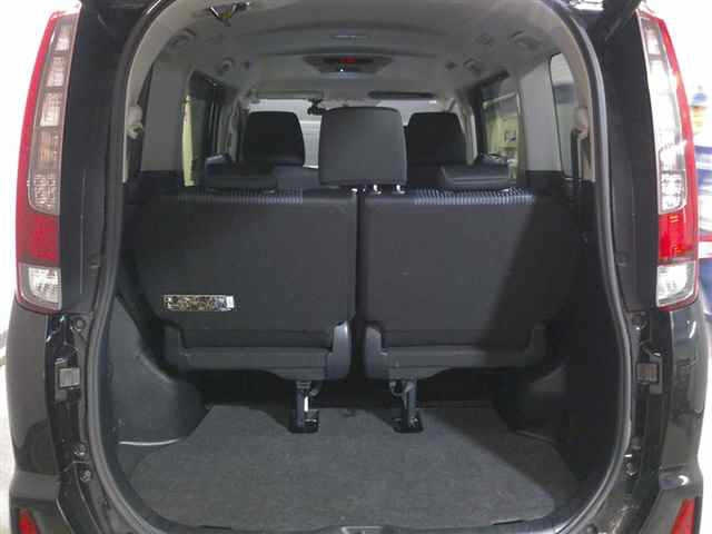 TOYOTA NOAH 2014