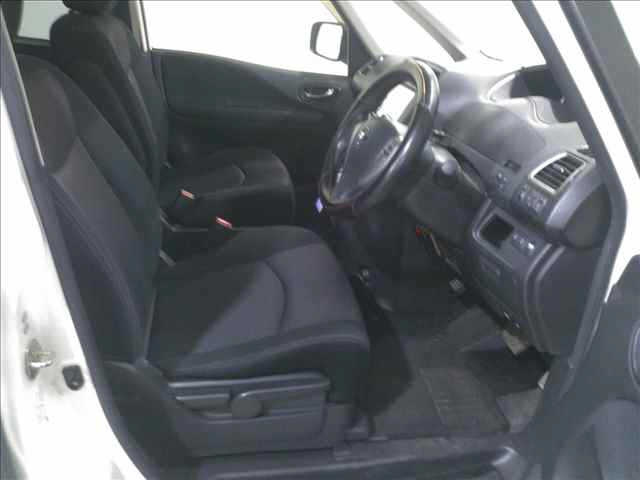 NISSAN SERENA 2012