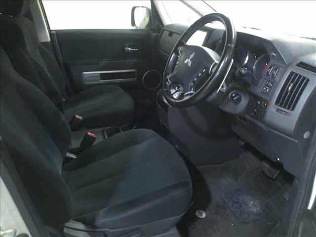 MITSUBISHI DELICA D5 2017