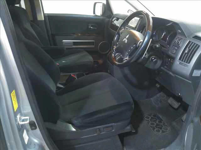 MITSUBISHI DELICA D5 2009
