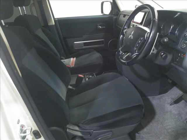 MITSUBISHI DELICA D5 2010