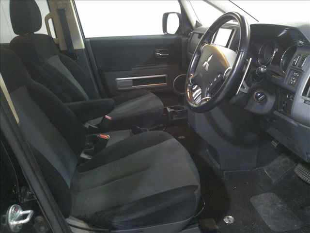 MITSUBISHI DELICA D5 2009