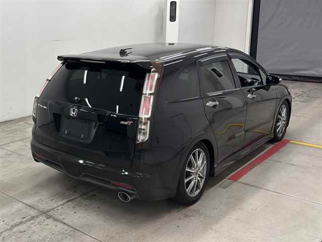 HONDA STREAM 2011