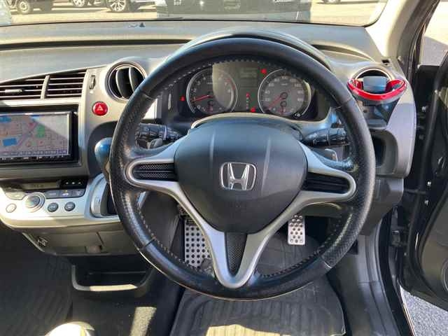 HONDA STREAM 2011