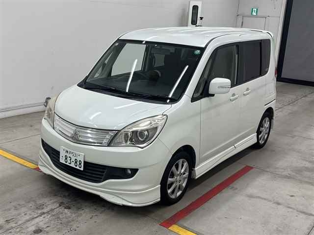MITSUBISHI DELICA D2 2013