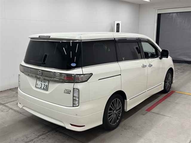 NISSAN ELGRAND 2017