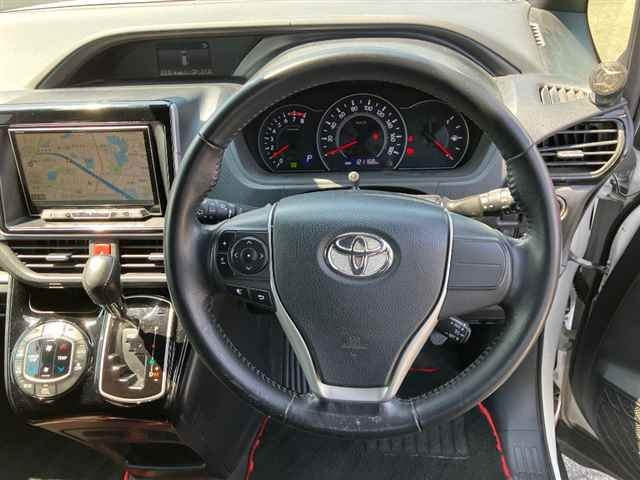 TOYOTA NOAH 2018