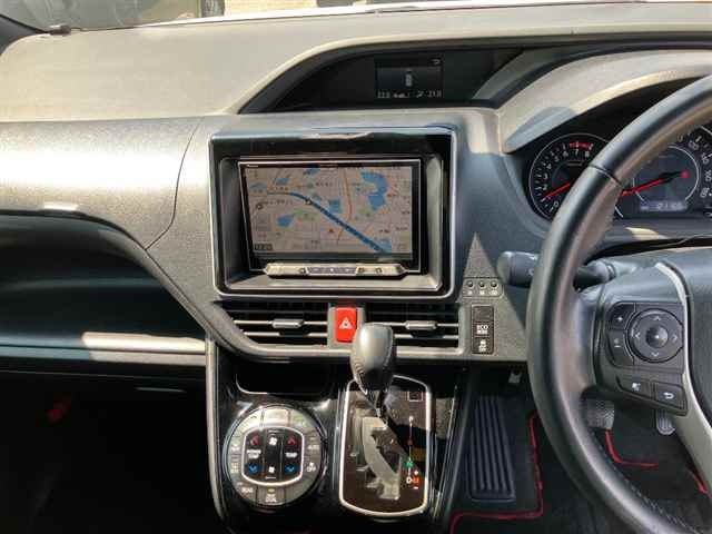 TOYOTA NOAH 2018
