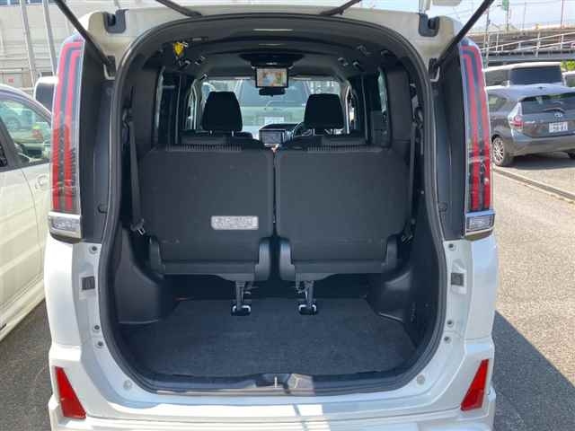 TOYOTA NOAH 2018