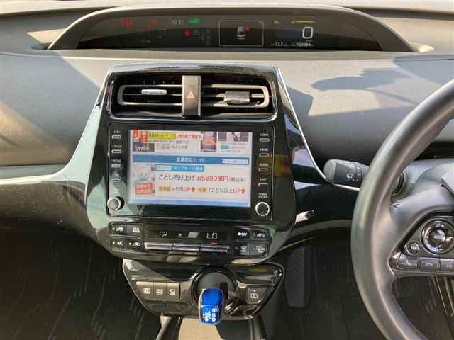 TOYOTA PRIUS 2021