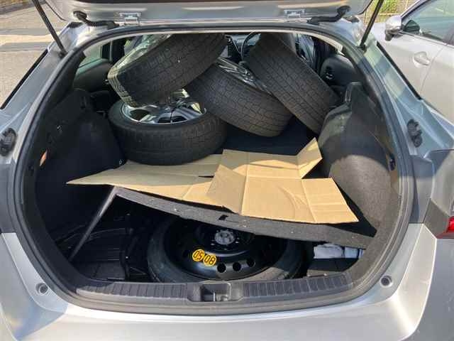 TOYOTA PRIUS 2021