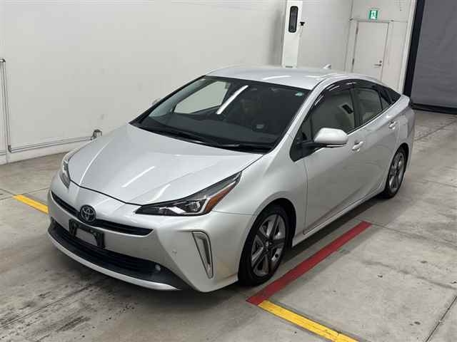 TOYOTA PRIUS 2021