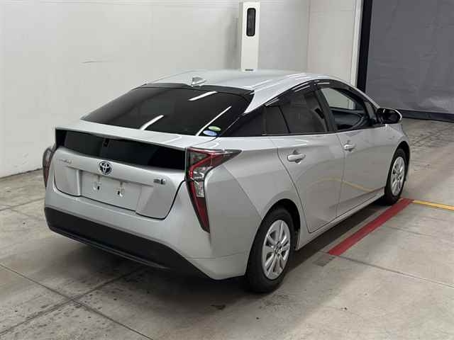 TOYOTA PRIUS 2018