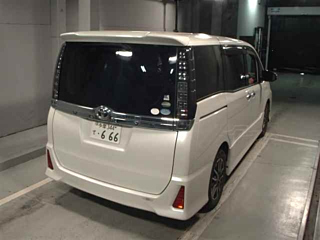 TOYOTA VOXY 2017