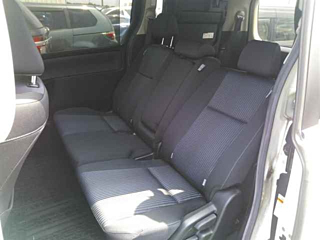 TOYOTA VOXY 2017