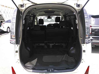 TOYOTA VOXY 2017