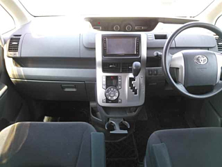 TOYOTA VOXY 2008