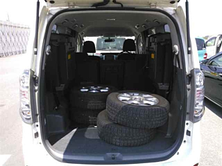 TOYOTA VOXY 2008