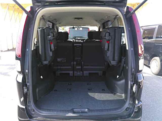 NISSAN SERENA 2010