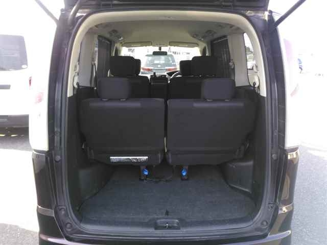 NISSAN SERENA 2011