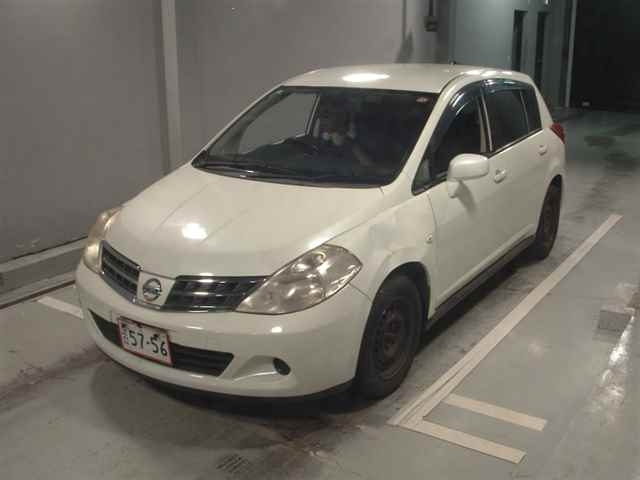 NISSAN TIIDA 2010