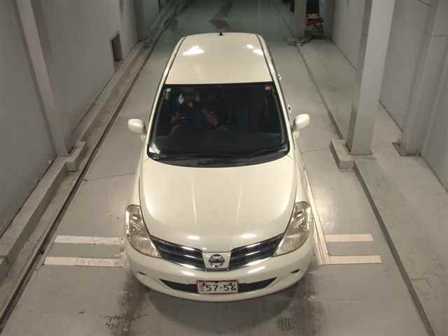 NISSAN TIIDA 2010