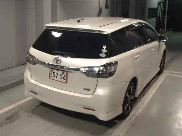 TOYOTA WISH 2013