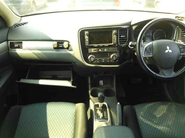 MITSUBISHI OUTLANDER 2013