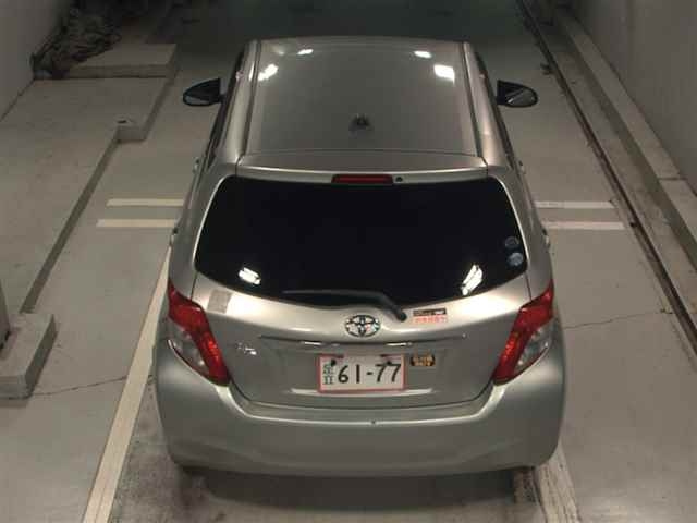 TOYOTA VITZ 2011