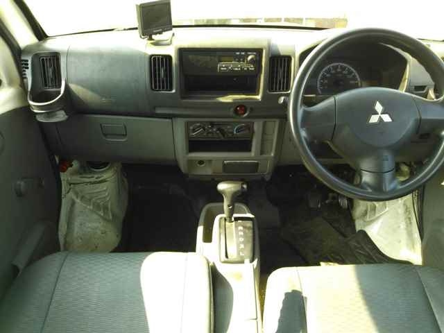 MITSUBISHI MINICAB VAN 2013