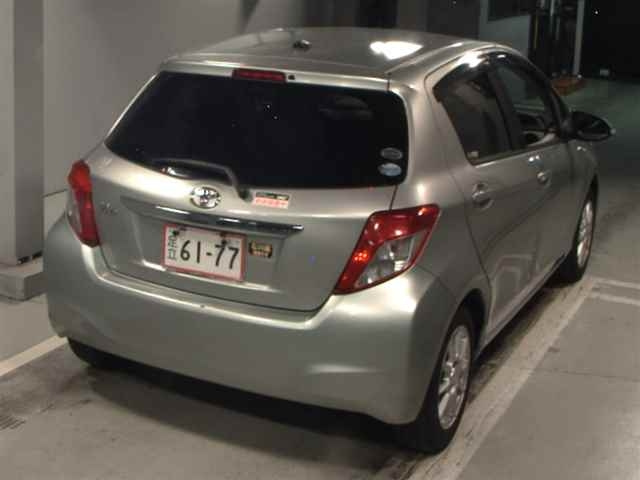TOYOTA VITZ 2011