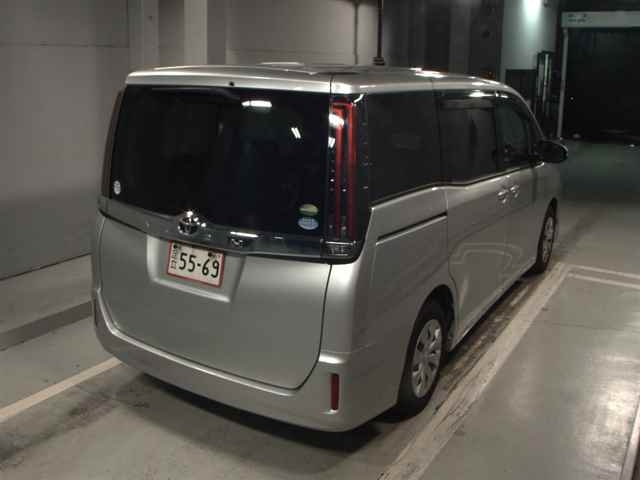 TOYOTA NOAH 2018