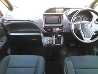 TOYOTA NOAH 2018
