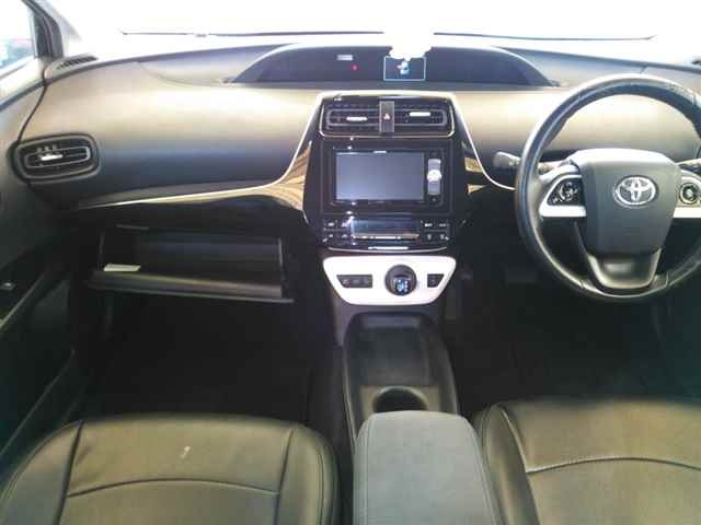 TOYOTA PRIUS 2016