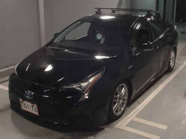TOYOTA PRIUS 2016