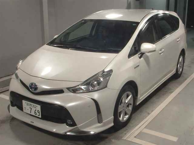 TOYOTA PRIUS ALPHA 2015