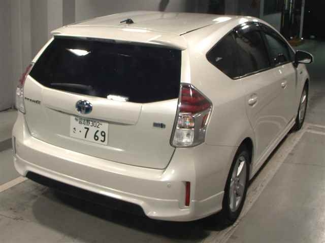 TOYOTA PRIUS ALPHA 2015