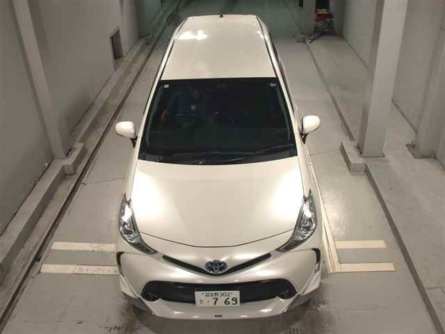 TOYOTA PRIUS ALPHA 2015