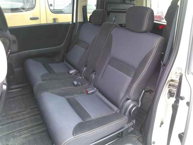 NISSAN SERENA 2009