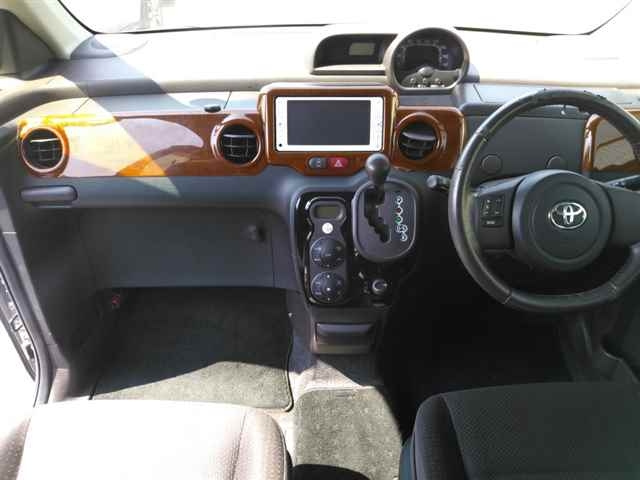 TOYOTA SPADE 2012