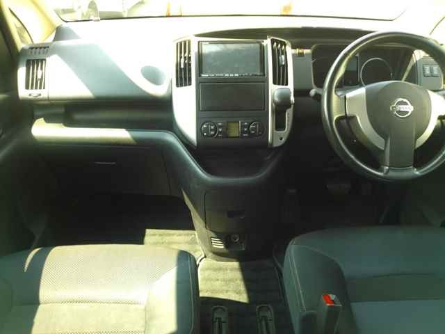 NISSAN SERENA 2008