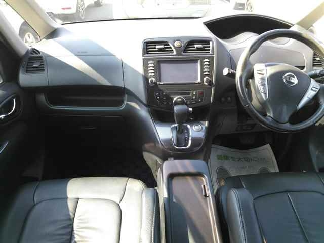NISSAN SERENA 2011