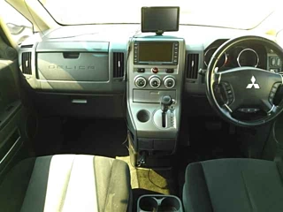 MITSUBISHI DELICA D5 2009