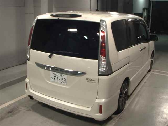 NISSAN SERENA 2011
