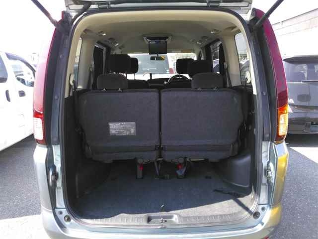 NISSAN SERENA 2010