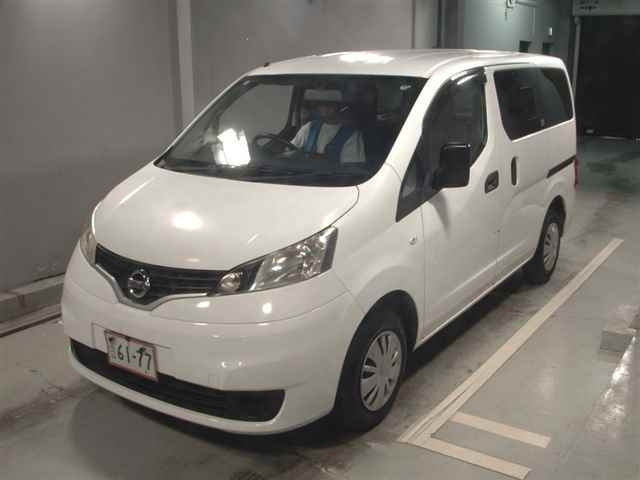 NISSAN NV200 2018