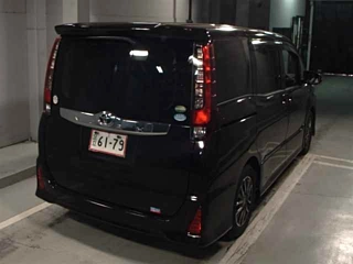 TOYOTA NOAH 2015