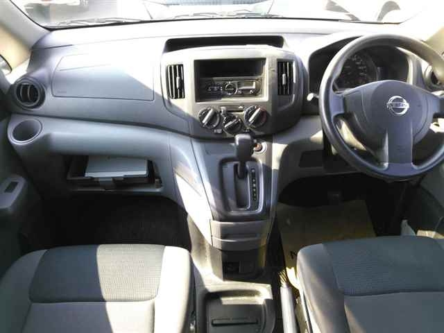 NISSAN NV200 2018