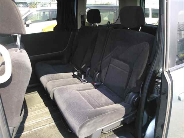 NISSAN SERENA 2010